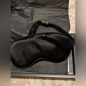 Nannette de Gaspé, Black Sleep Mask🖤